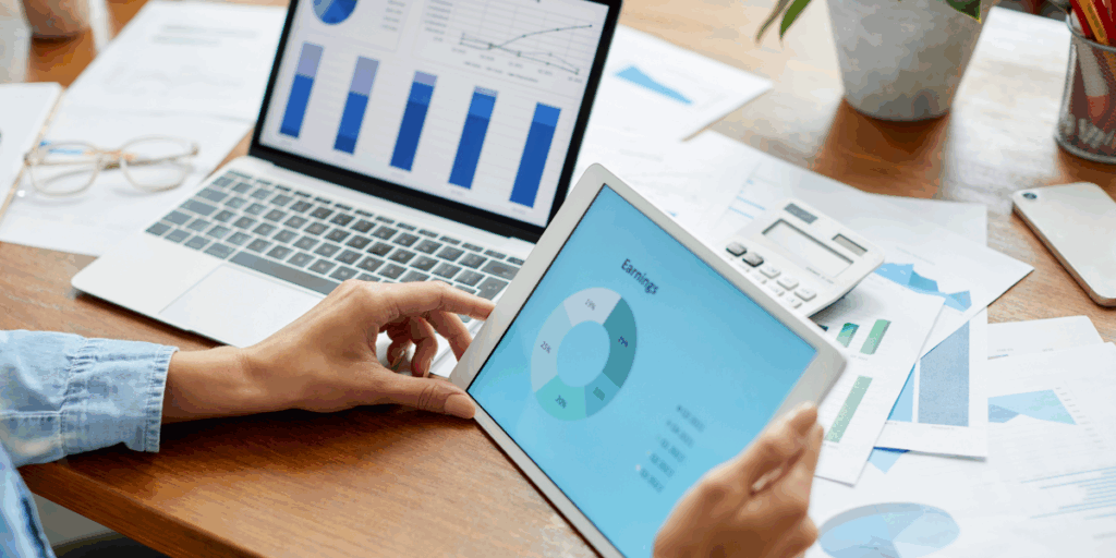 Ad Bidding Strategies vs.. E-Commerce Trends: What Matters More for ROAS in 2025