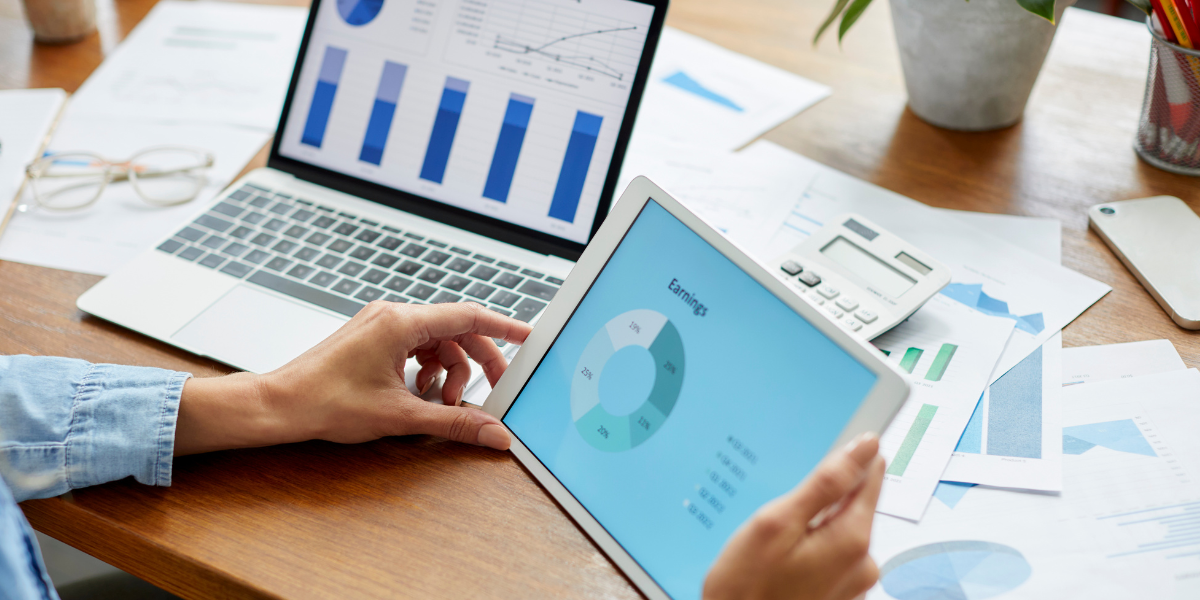 Ad Bidding Strategies vs.. E-Commerce Trends: What Matters More for ROAS in 2025